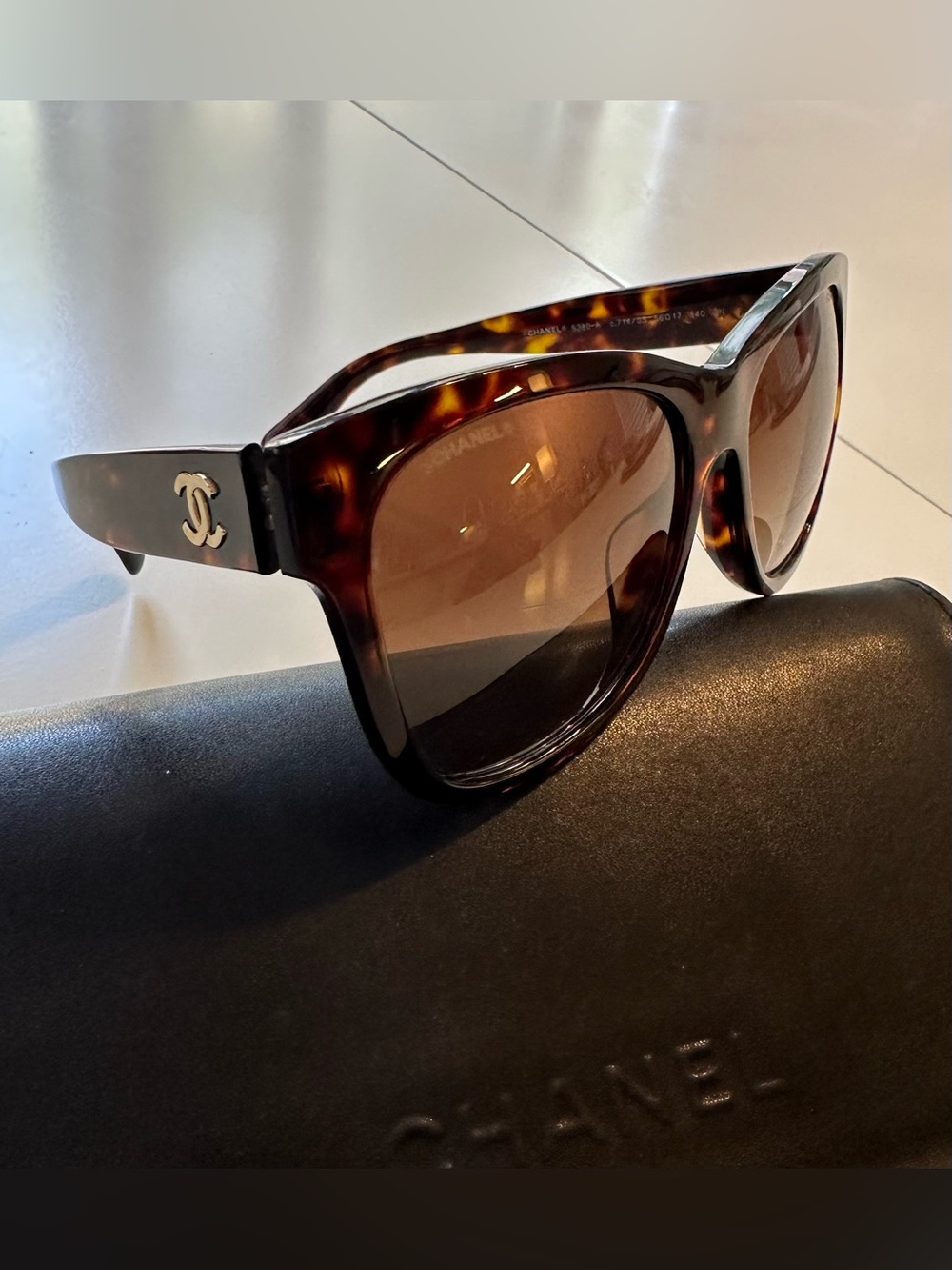 Chanel Sunglasses Dark Tortoise Brown Gradient Square Gold Logo Perf Cond 5380 A - Picture 3 of 10
